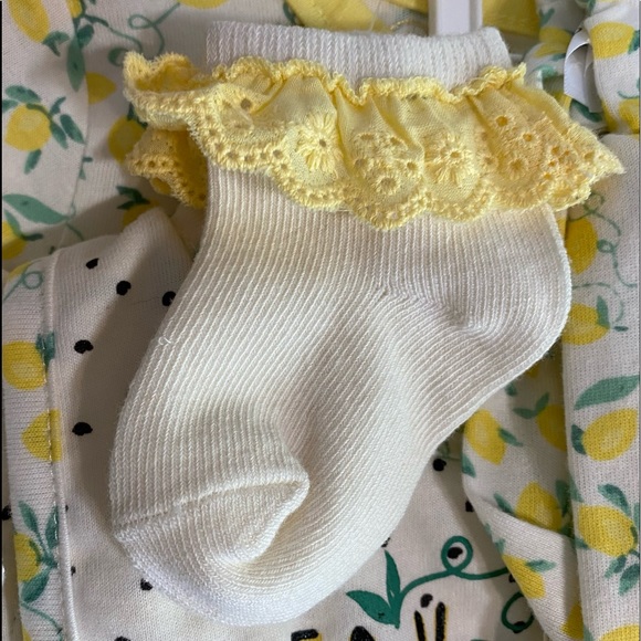 Jessica Simpson Baby 5-Pc Layette Set - Picture 2 of 12